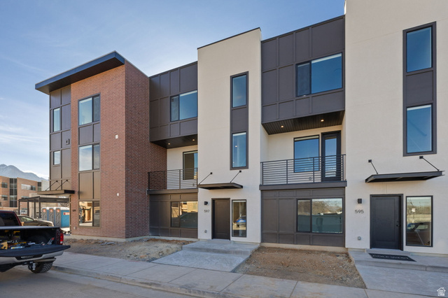 587 E SAVVY CV #49, Salt Lake City UT 84107