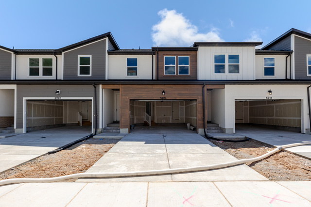 5224 S Acacia Dr #809
                     MLS #2136580