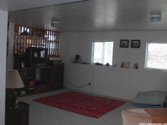 882 W 1145 N, Clinton, UT 84015 — photo 5