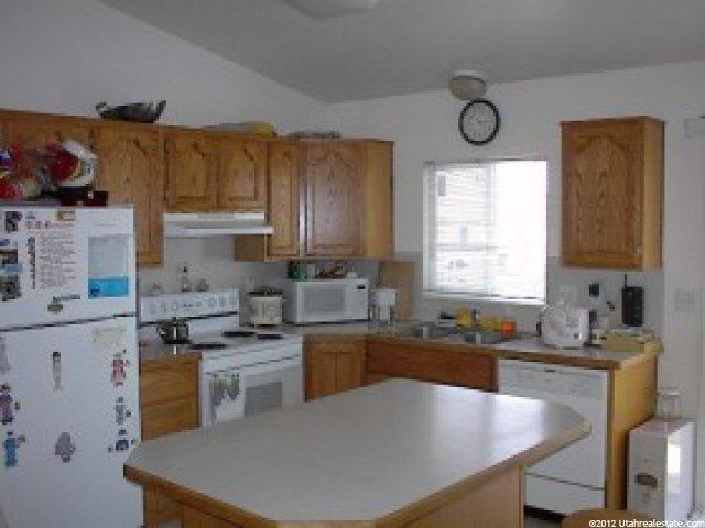 882 W 1145 N, Clinton, UT 84015 — photo 7