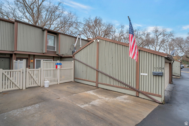 5504 S WILLOW LN, Murray UT 84107