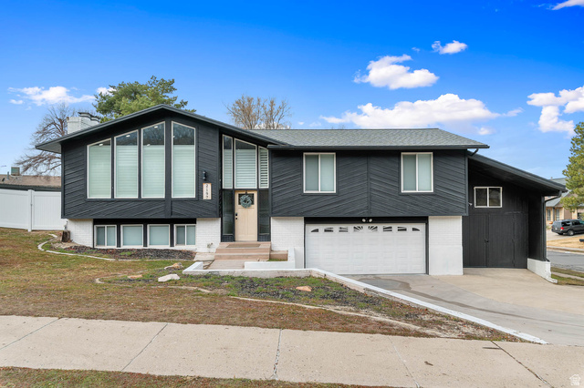 2197 E Thistlewood Way
                     MLS #2136941