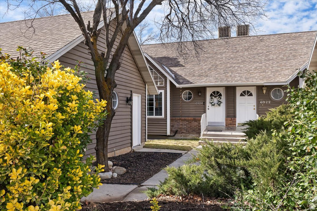 6924 S HILLSIDE VILLAGE CIR, Salt Lake City UT 84121