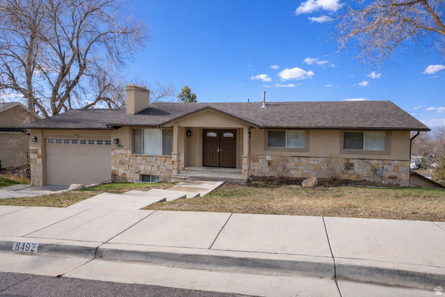 8492 S MESA DR, Sandy UT 84093