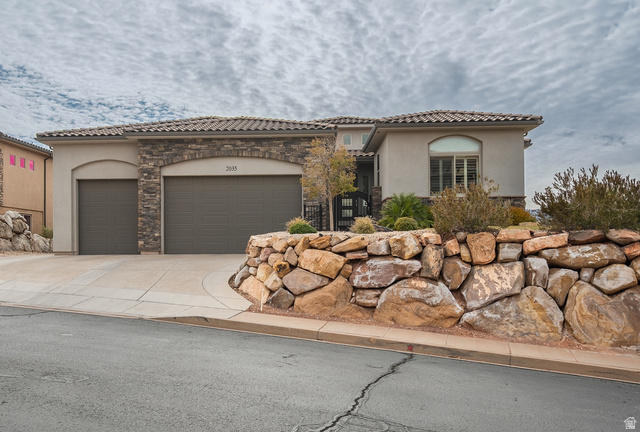 2035 N Gunsight Dr
                     MLS #2137368