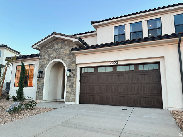 2292 E Arena Roja Dr
                     MLS #2137402