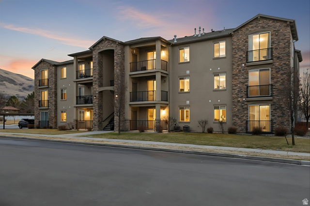 281 W 650 N #B, Centerville UT 84014