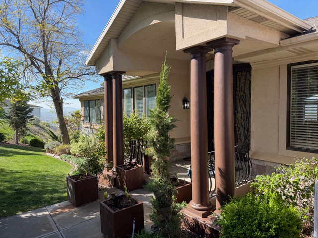 941 N Sandhurst Dr
                     MLS #2137977