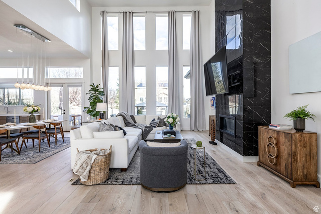 2194 W LEGEND CREEK CT, South Jordan UT 84095