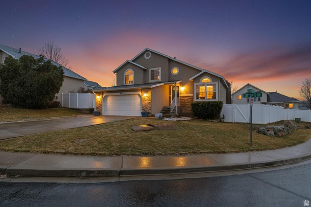 558 EASTPOINTE CIR ,North Salt Lake UT 84054