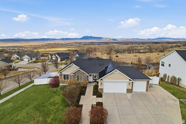 555 N 750 E, Hyde Park UT 84318
