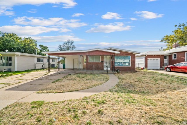 5261 S 2200 W
                     MLS #2138636