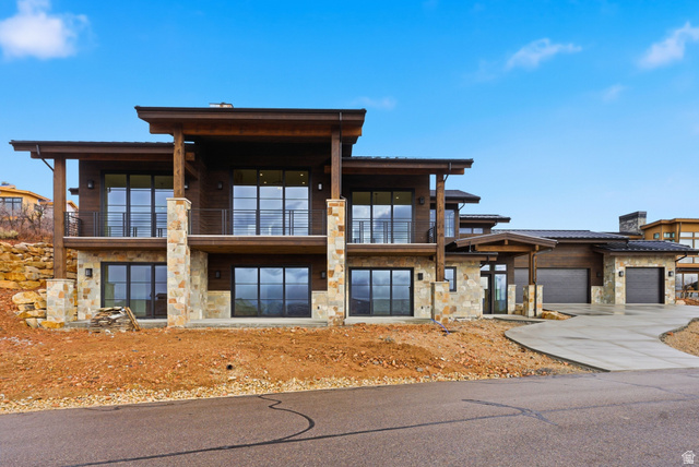 2155 E Wrangler Dr
                     MLS #2138919