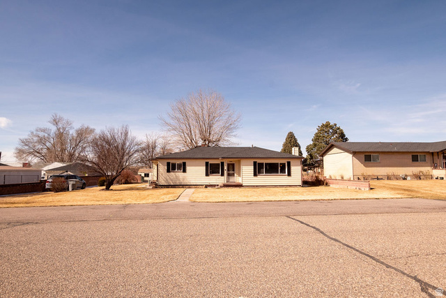 Main photo for 25 N 400 W