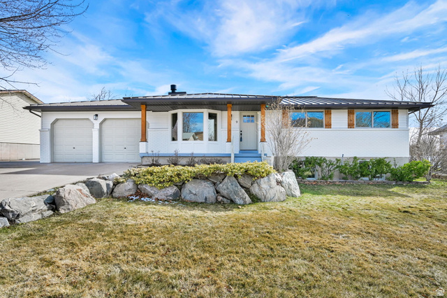 9 W Park Dr
                     MLS #2139038