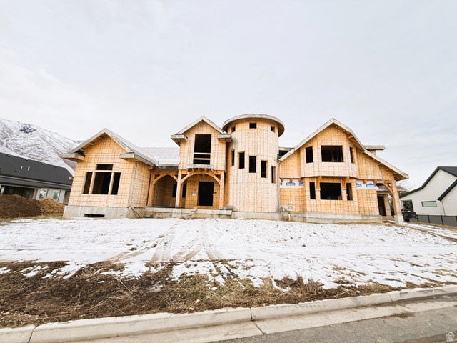 72 E 400 S
                     MLS #2139104