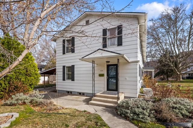 Main photo for 904  39th St