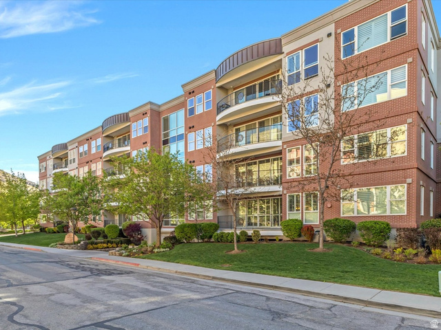 925 S Donner Way #3400
                     MLS #2139176