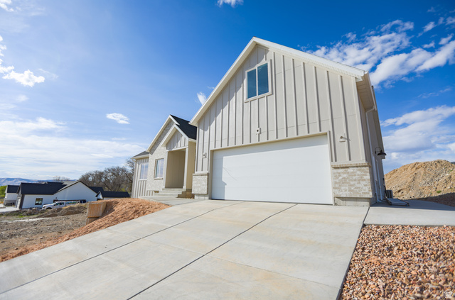 627 E 1100 N
                     MLS #2139225