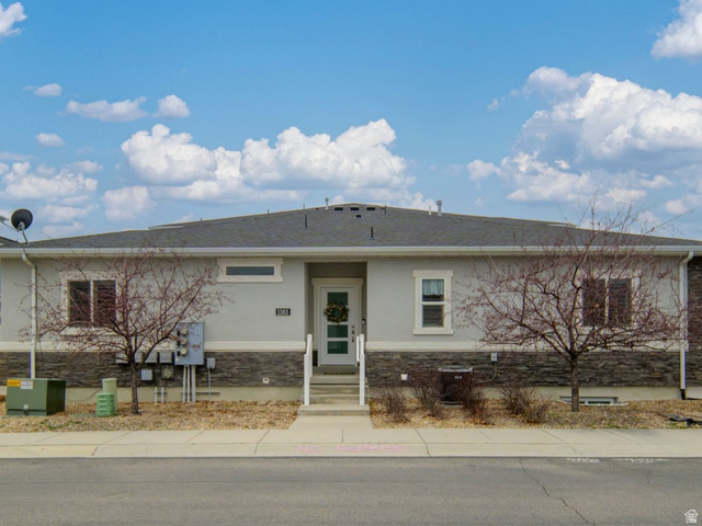 1383 W Bridal Veil Dr
                     MLS #2139260