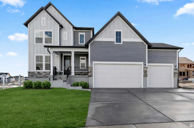 1177 W Mahogany St
                     MLS #2139261