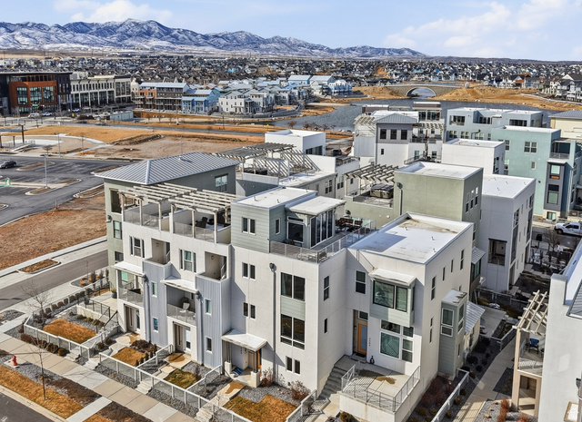 4586 W DAYBREAK RIM WAY #396, South Jordan UT 84009