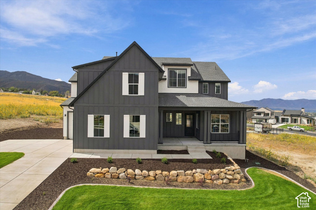 823 N Mountain View Dr #62
                     MLS #2139365