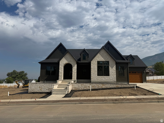 136 W Summerhill Ln
                     MLS #2139401