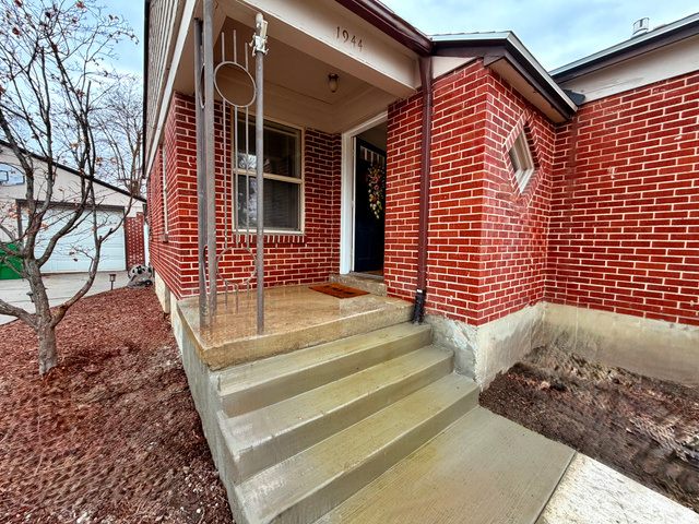 1944 E Spring Ln
                     MLS #2139434