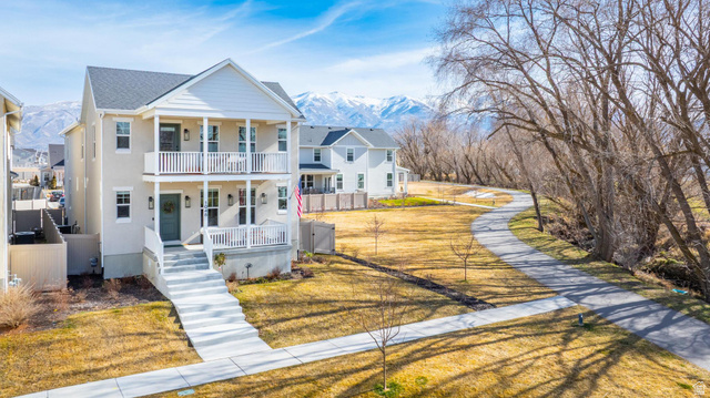 1048 S OLD TOWNE RD, Layton UT 84041