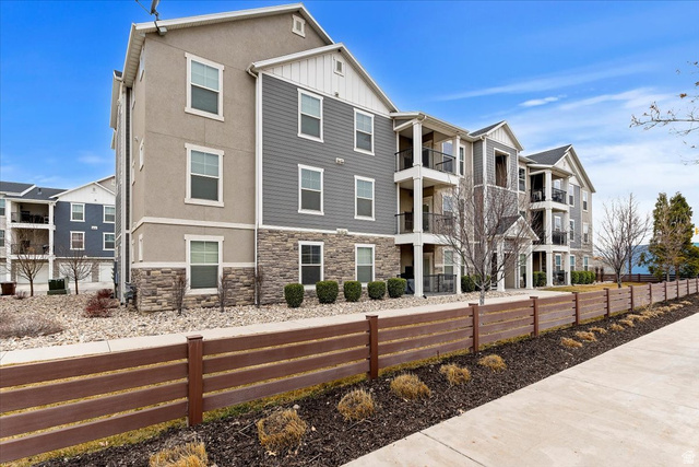 660 N Emery Ln
                     MLS #2139465