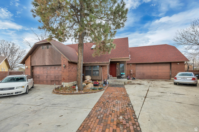 9660 S STORNOWAY CIR, South Jordan UT 84009