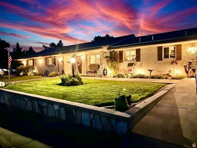 252 E Altamira Dr
                     MLS #2140405