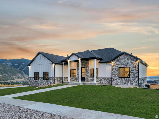 851 E Mountain Rd
                     MLS #2140681