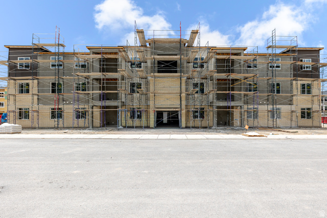 4704 S Olive Ave #v304
                     MLS #2140814