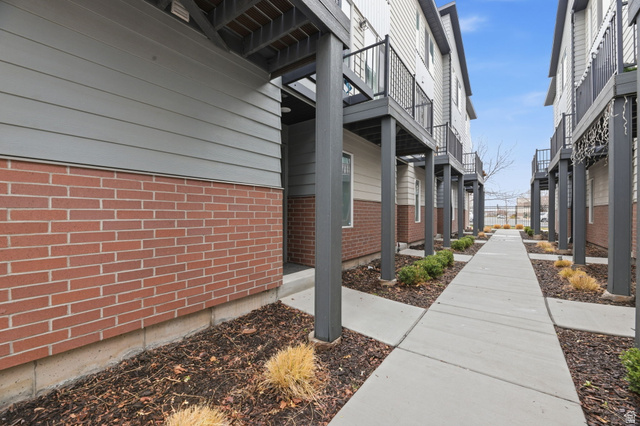 1146 S REDWOOD DR #H802, Salt Lake City UT 84104