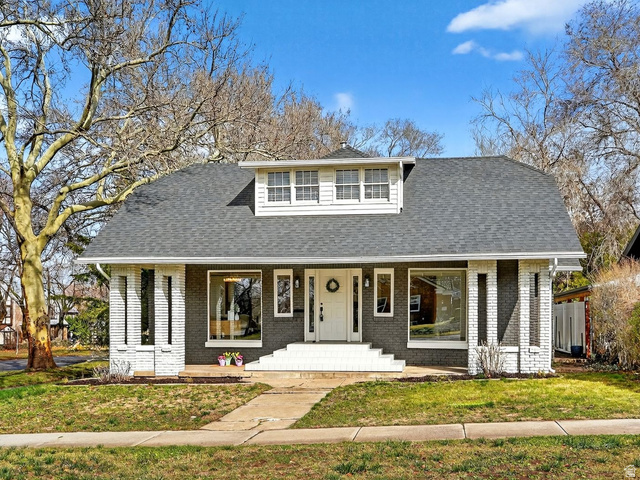 1402 E Capitol St
                     MLS #2141059