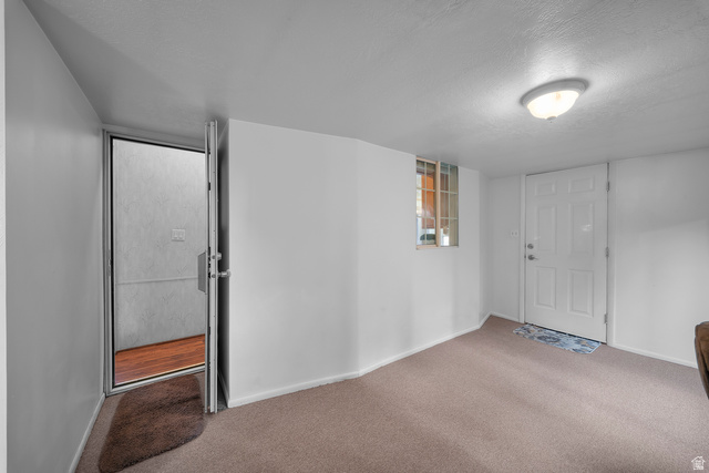 Property in Washington - View 16