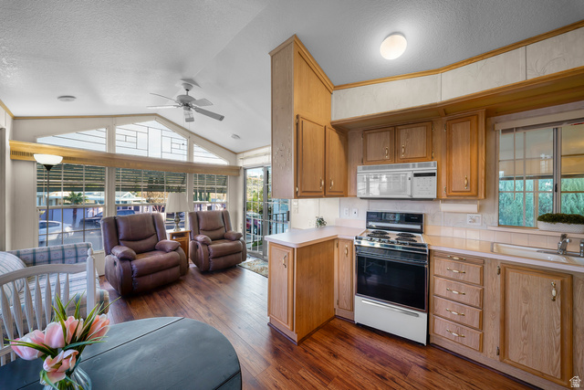 Property in Washington - View 7