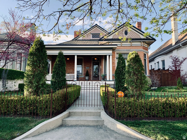 367 E Third Ave
                     MLS #2141585