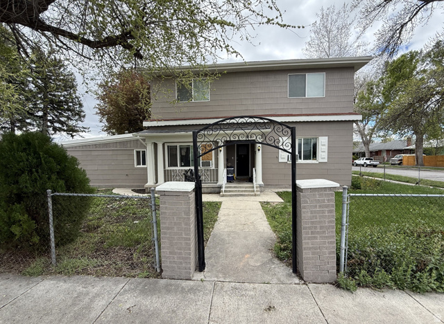 352 E Hampton Ave
                     MLS #2141619