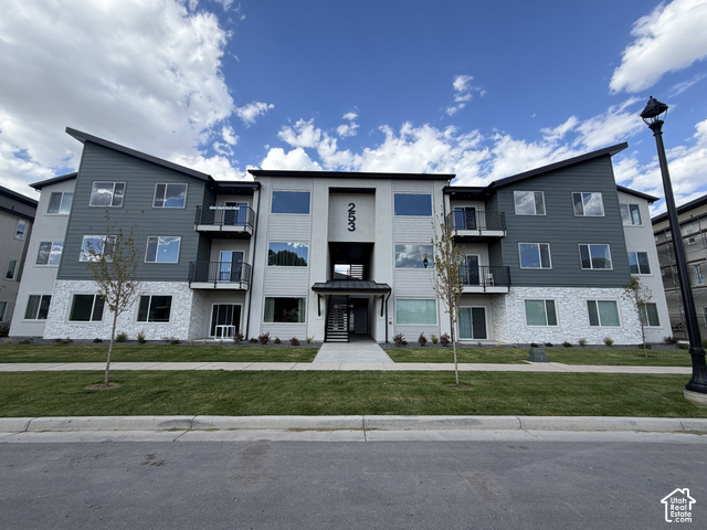 Main photo for 253 E Volunteer Dr #8-203