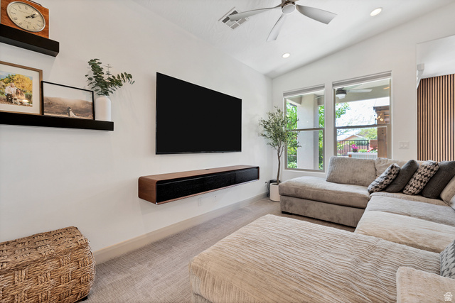 Property in Washington - View 6