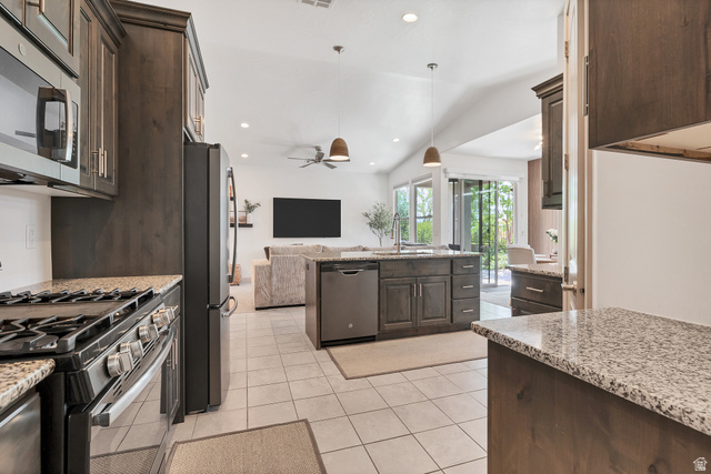 Property in Washington - View 14