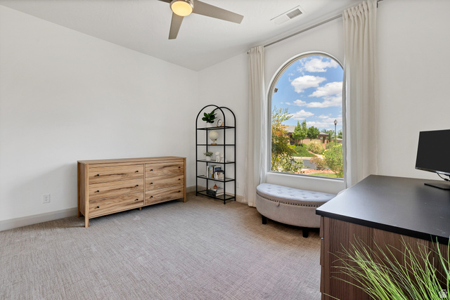 Property in Washington - View 23