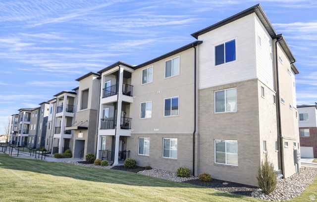 Main photo for 13536 S Poole Dr #e302