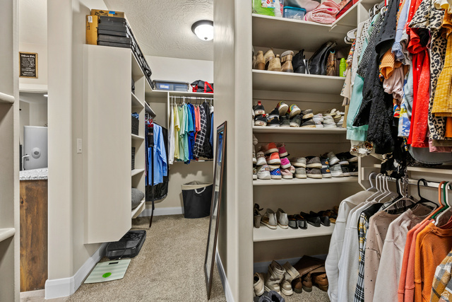 Property in Hurricane - View 11