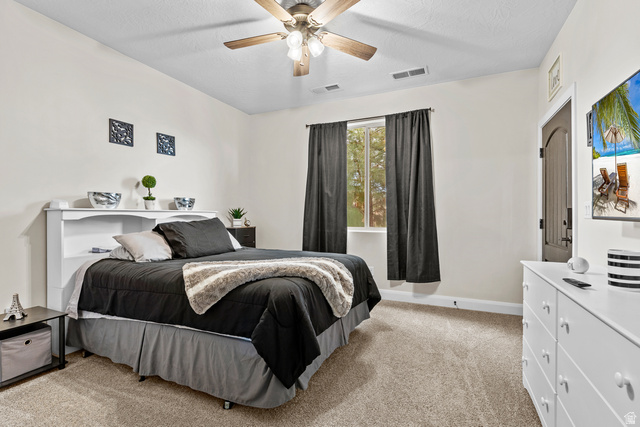 Property in Hurricane - View 16