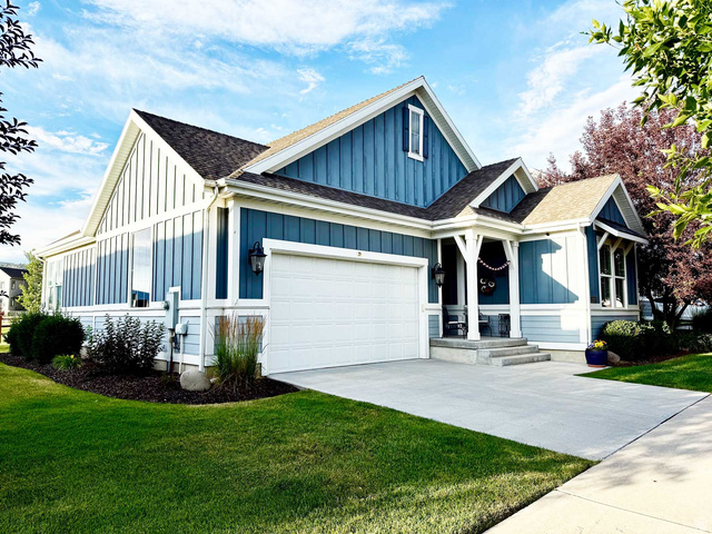 2727 E Red Barn Rd
                     MLS #2141911