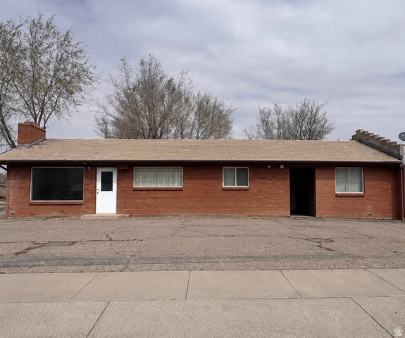 225 E Main St
                     MLS #2142024